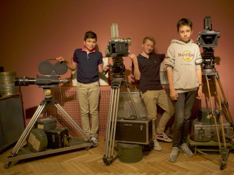 В кадре — история