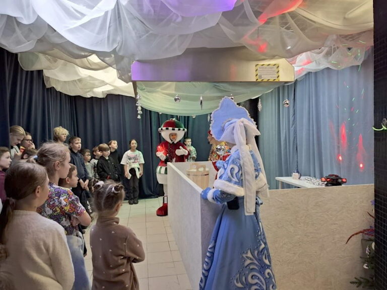 «Стеклянные, литые, серебряные, золотые!»